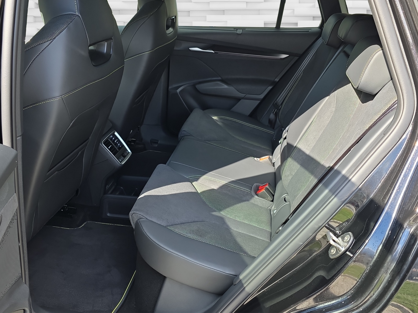 SKODA Enyaq 85x 4x4 RS-image-8