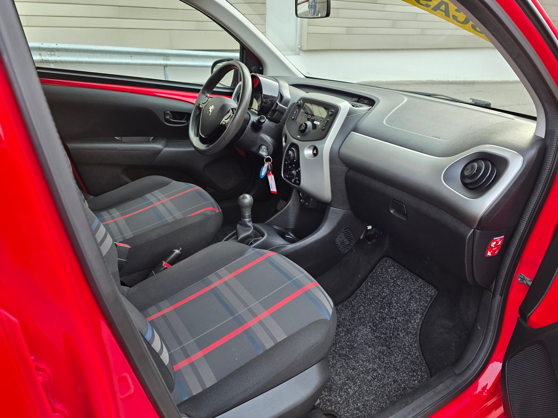 PEUGEOT 108 1.0 VTi Active Top-image-17