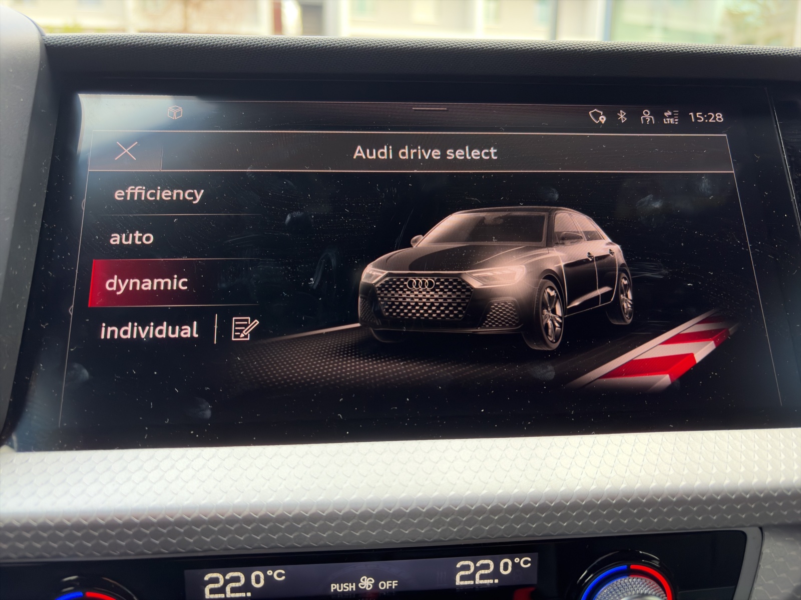 AUDI A1 Sportback 40 TFSI S Line S-tronic-image-15