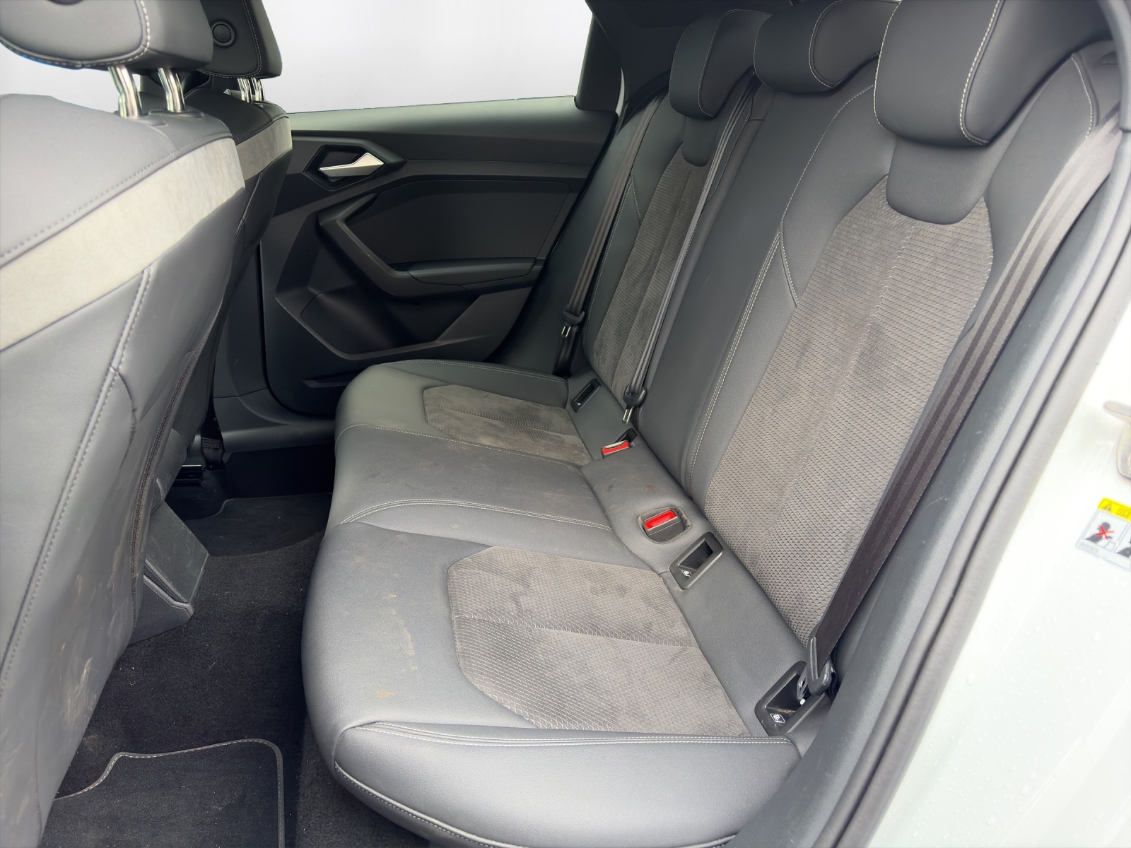 AUDI A1 Sportback 40 TFSI S Line S-tronic-image-10