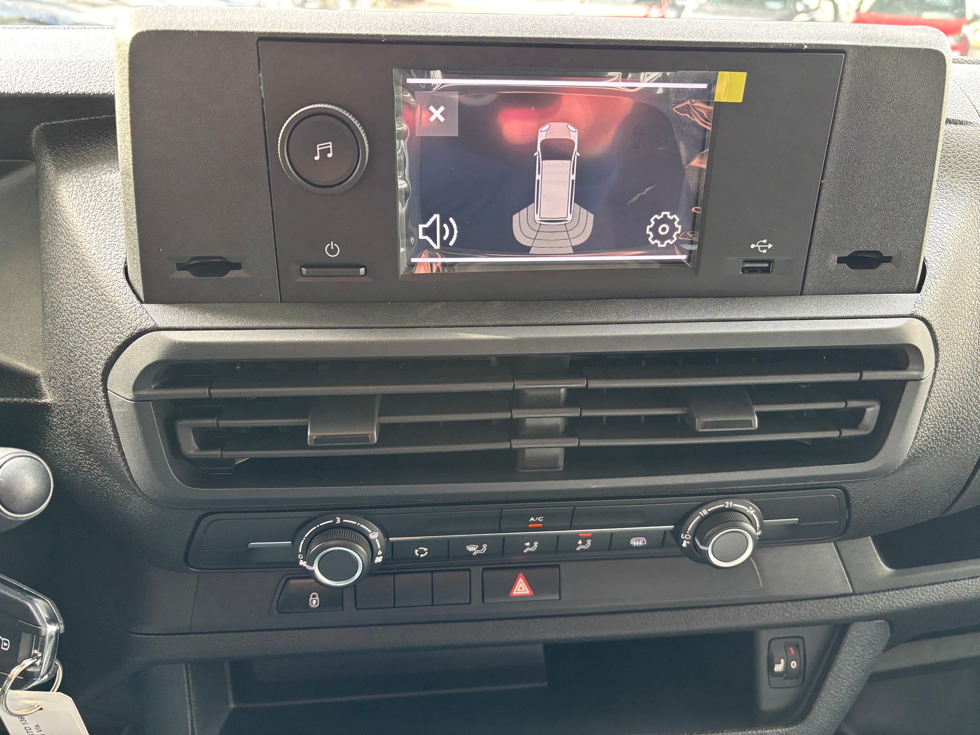PEUGEOT Expert 75KWh Standard-image-4