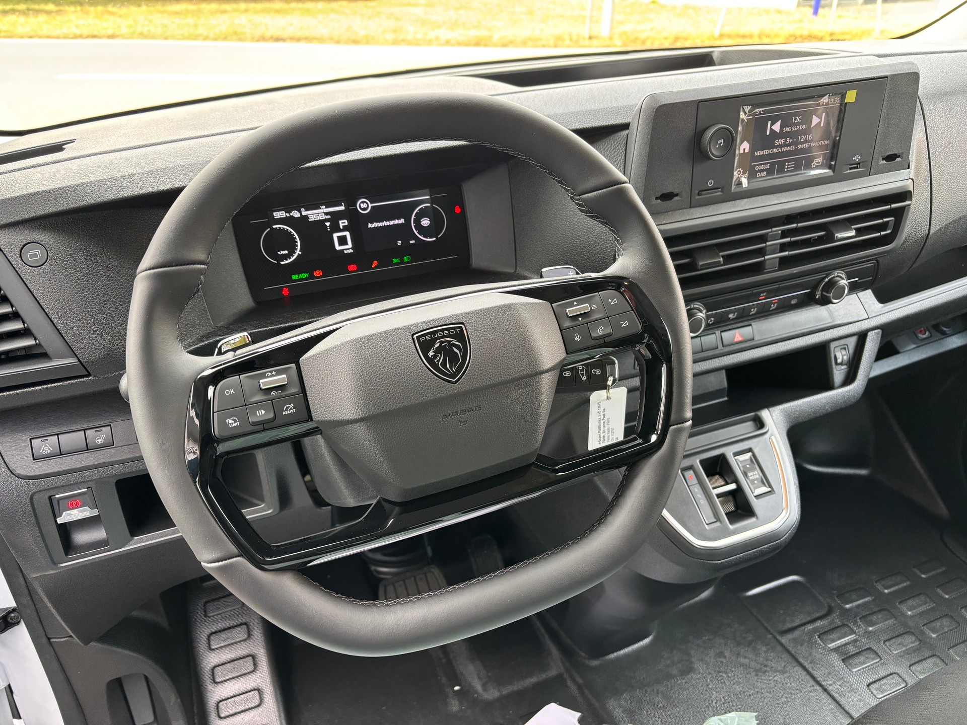 PEUGEOT Expert 75KWh Standard-image-3