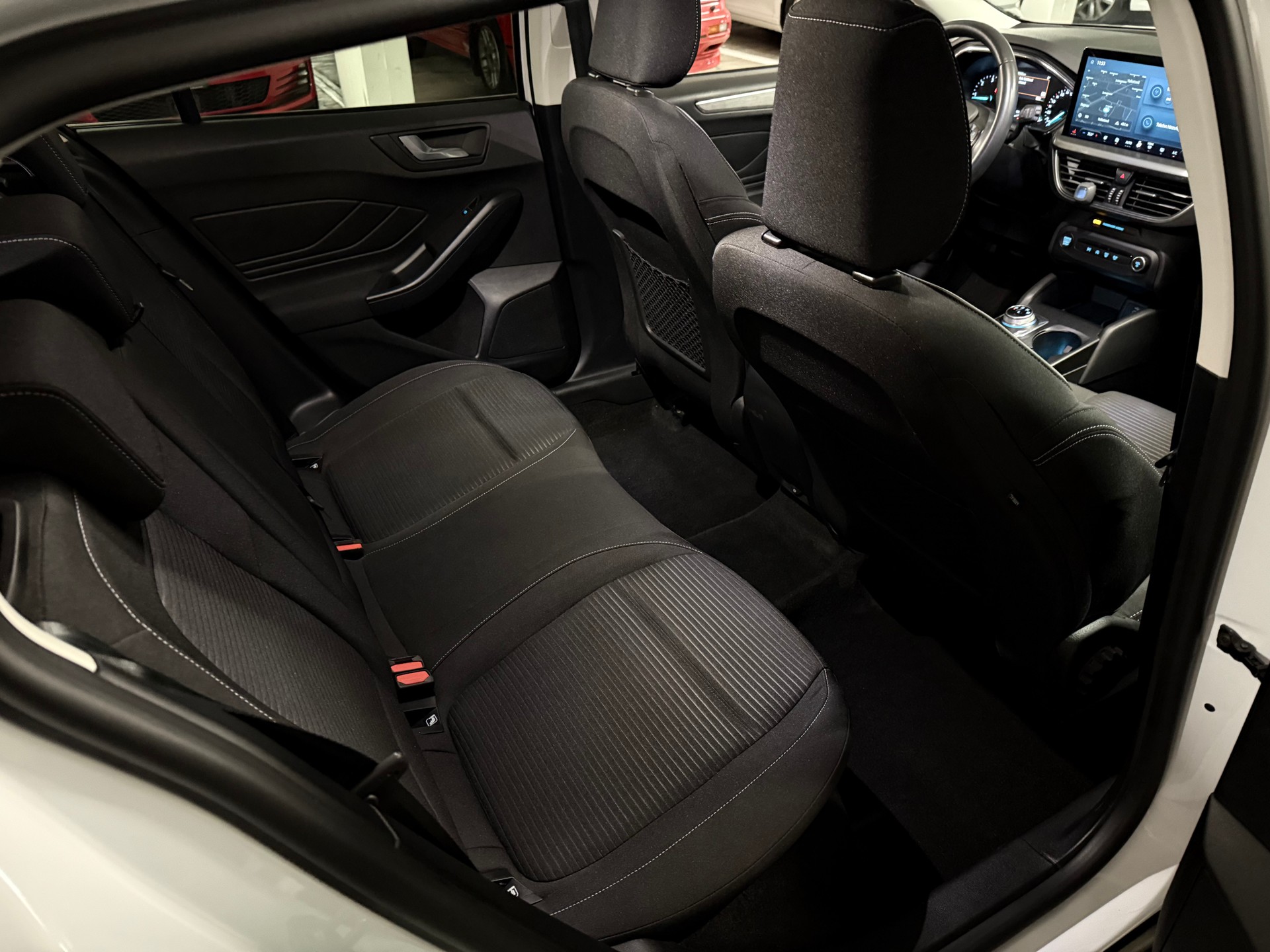 FORD Focus 1.5 TDCi Titanium Automatic CH Fahrzeug RF-Kamera-image-9