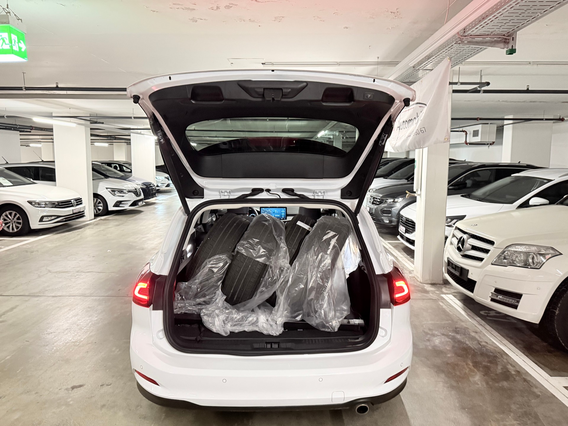 FORD Focus 1.5 TDCi Titanium Automatic CH Fahrzeug RF-Kamera-image-6