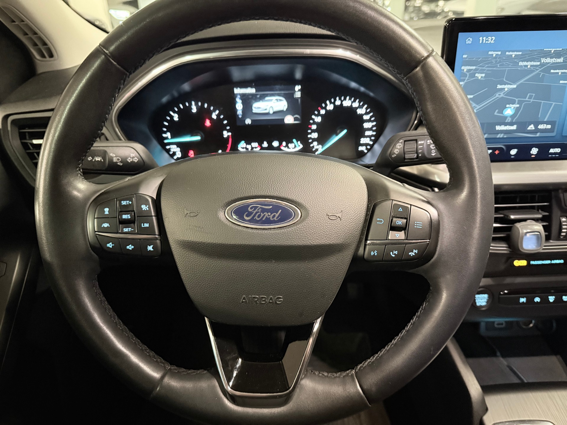 FORD Focus 1.5 TDCi Titanium Automatic CH Fahrzeug RF-Kamera-image-12