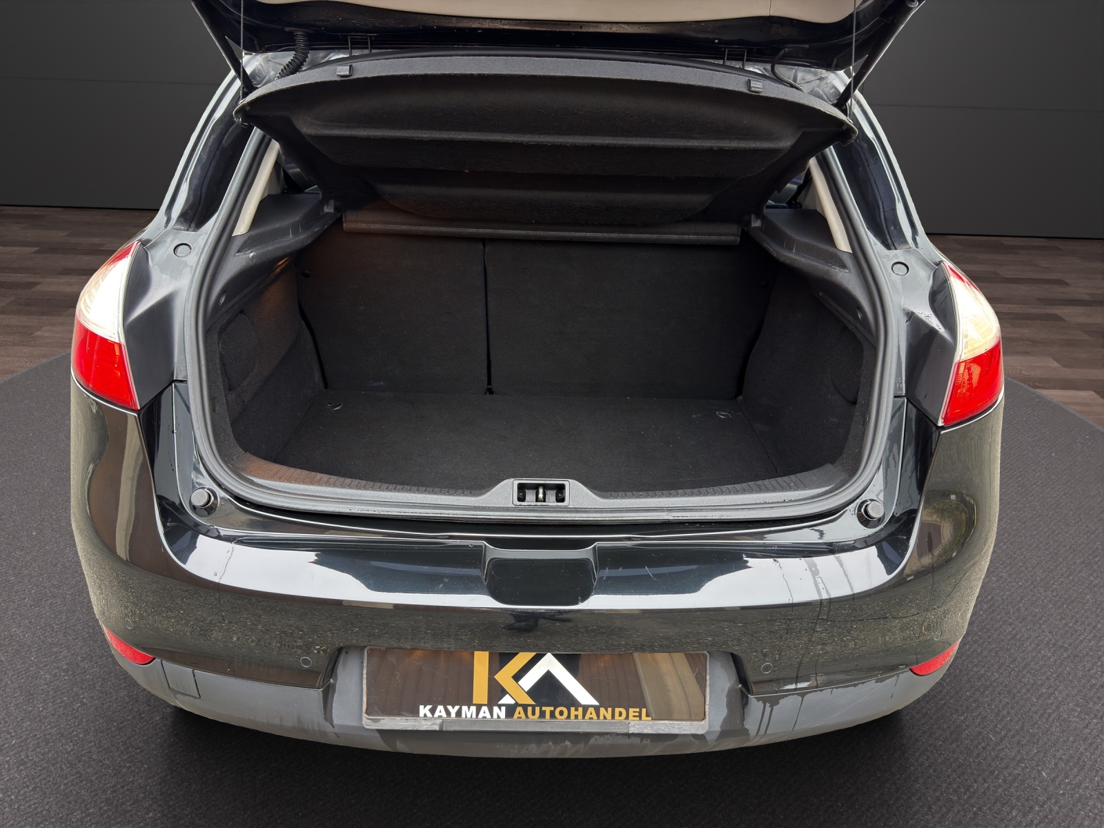 RENAULT Mégane 1.5 dCi Dynamique EDC-image-5