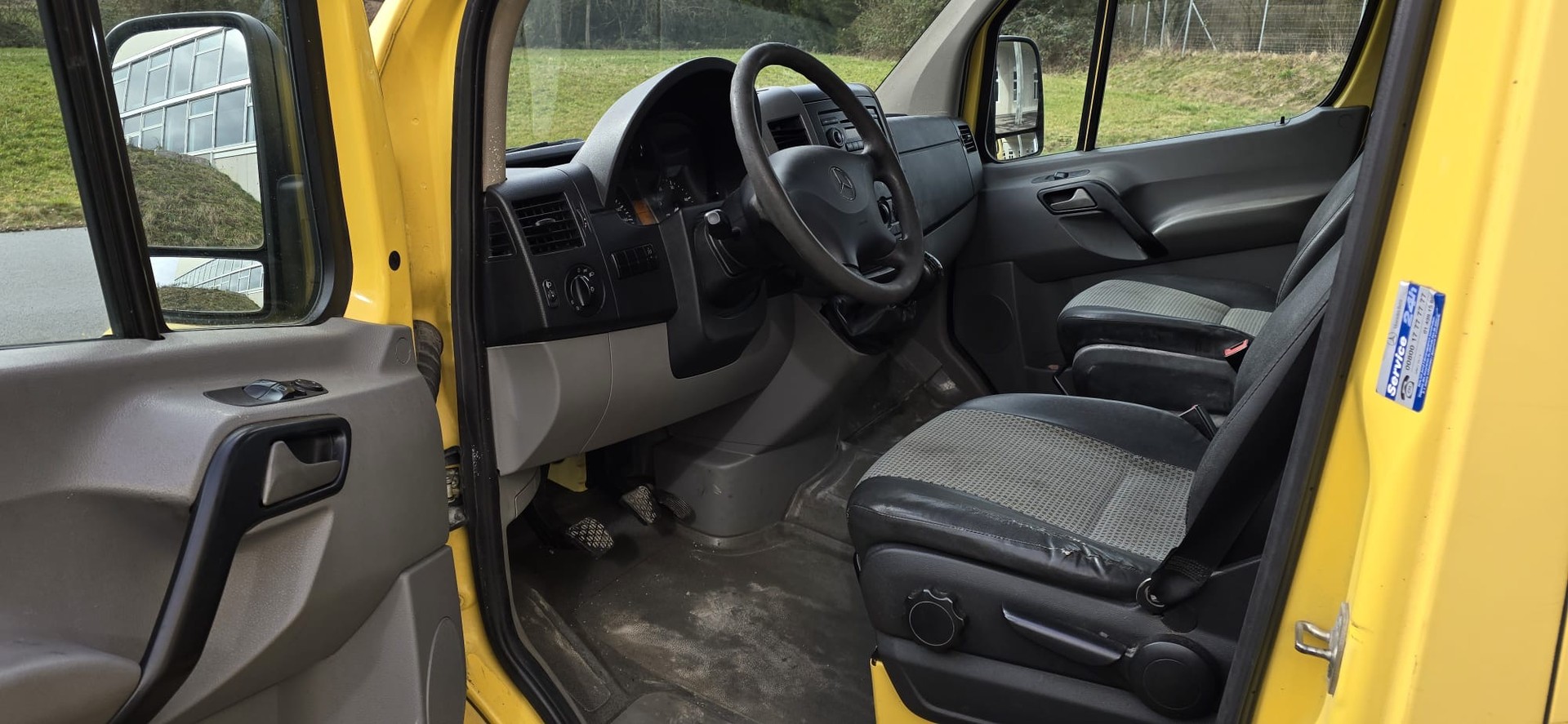 MERCEDES-BENZ Sprinter 215 CDI Standard-image-8