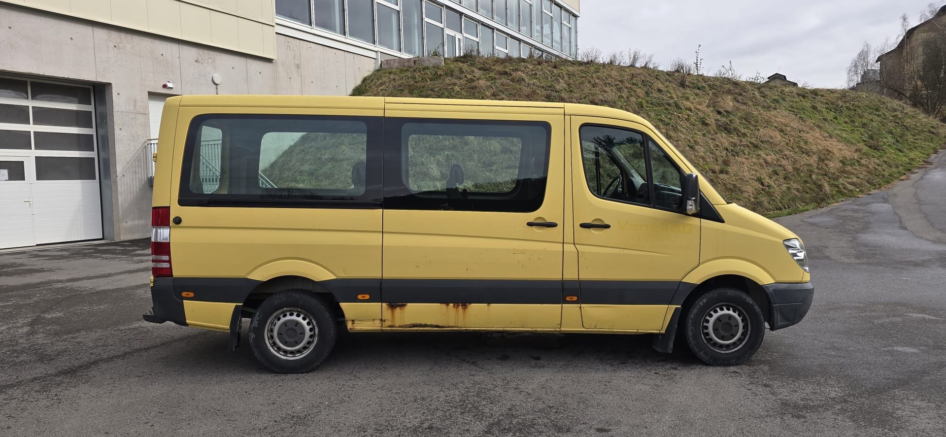 MERCEDES-BENZ Sprinter 215 CDI Standard-image-5