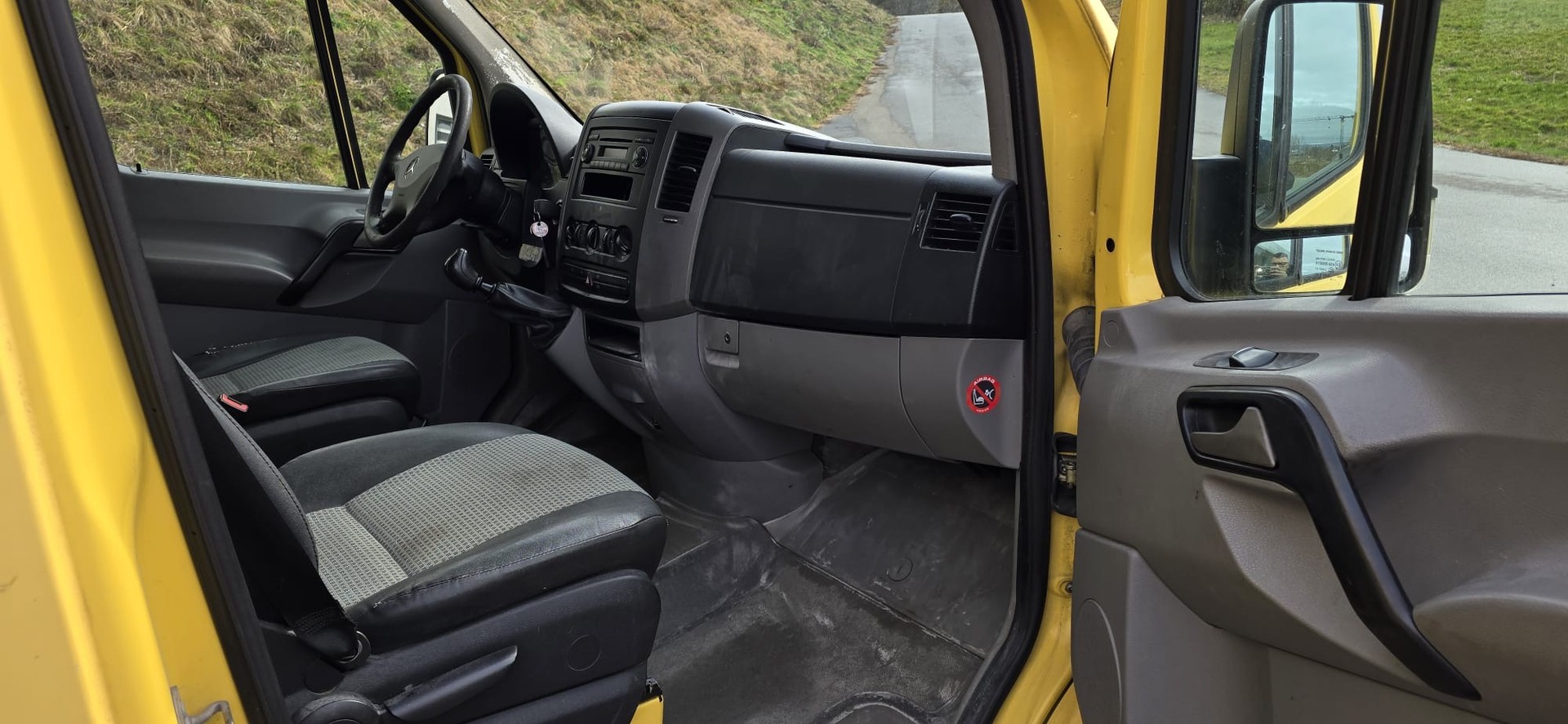 MERCEDES-BENZ Sprinter 215 CDI Standard-image-10