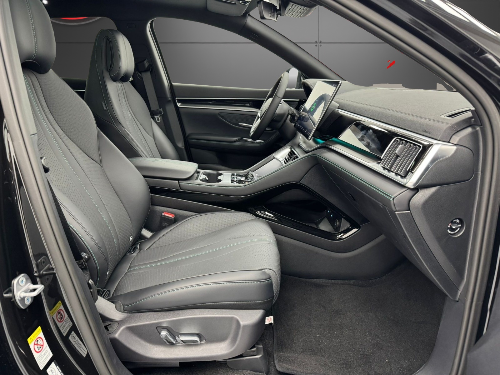 BYD Seal U DM-i Design AWD-image-10