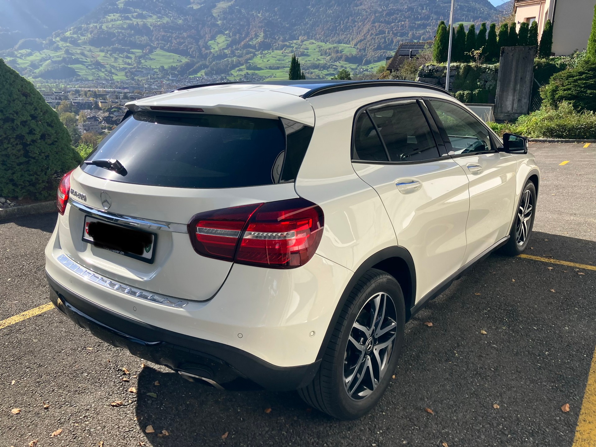 MERCEDES-BENZ GLA 200 Style-image-1