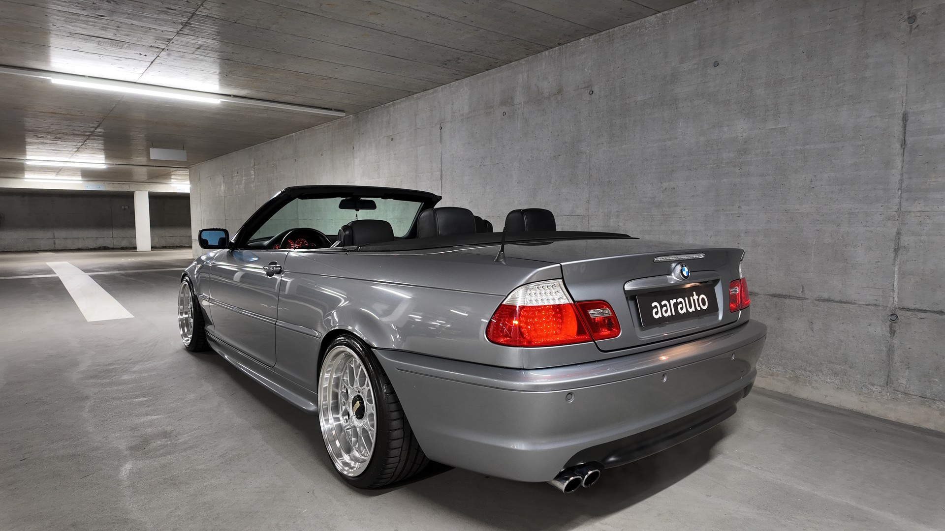 BMW 330Ci Cabriolet-image-1