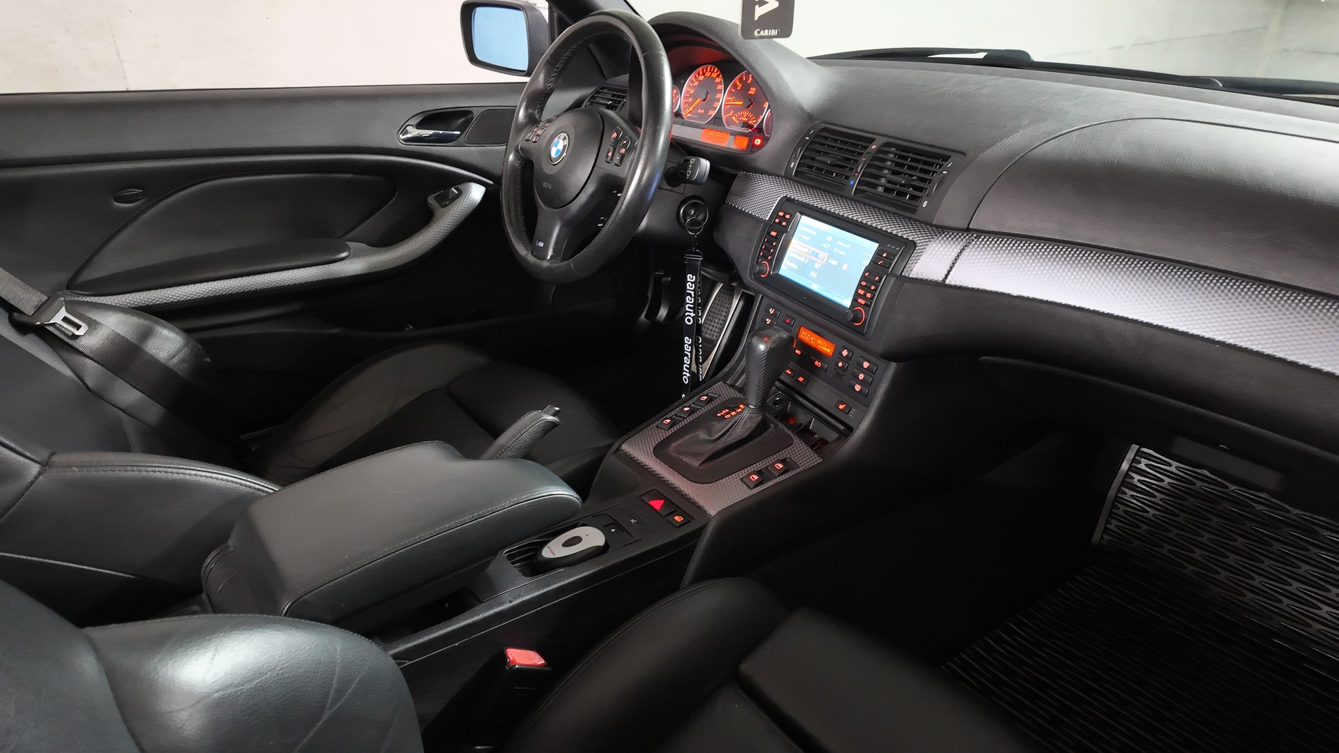 BMW 330Ci Cabriolet-image-9
