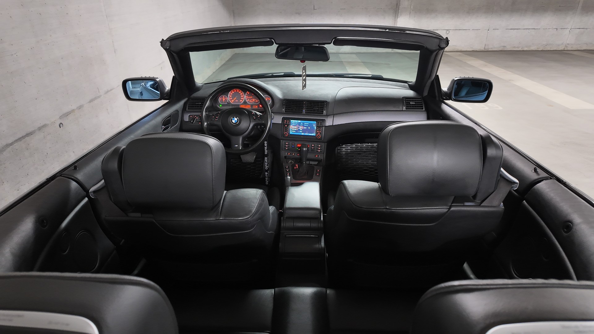 BMW 330Ci Cabriolet-image-10
