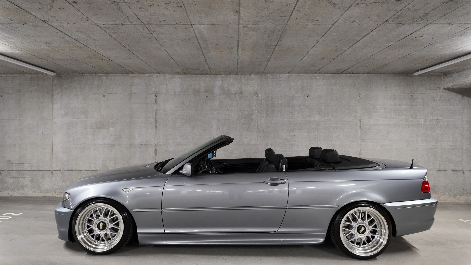 BMW 330Ci Cabriolet-image-2