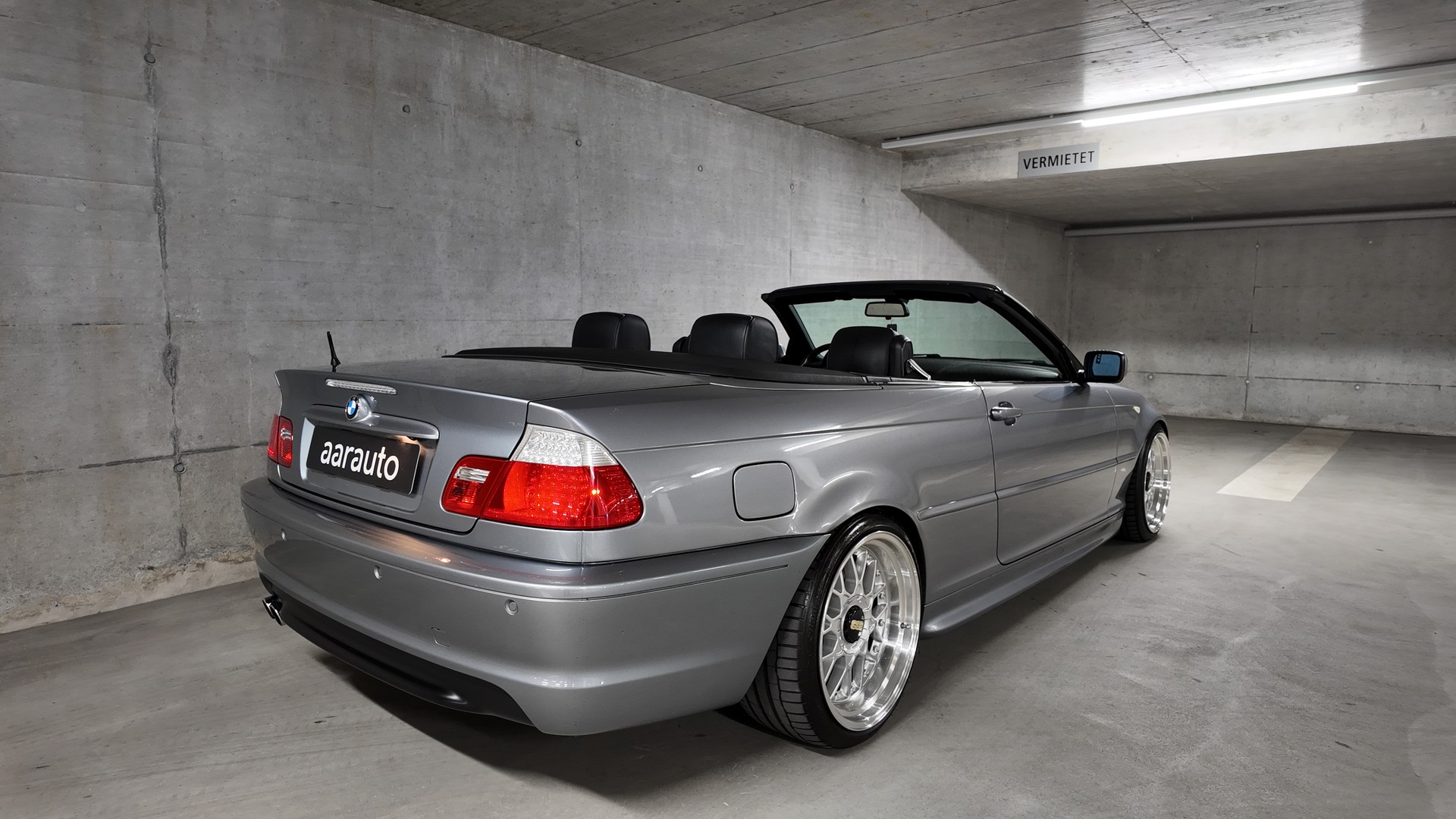 BMW 330Ci Cabriolet-image-4