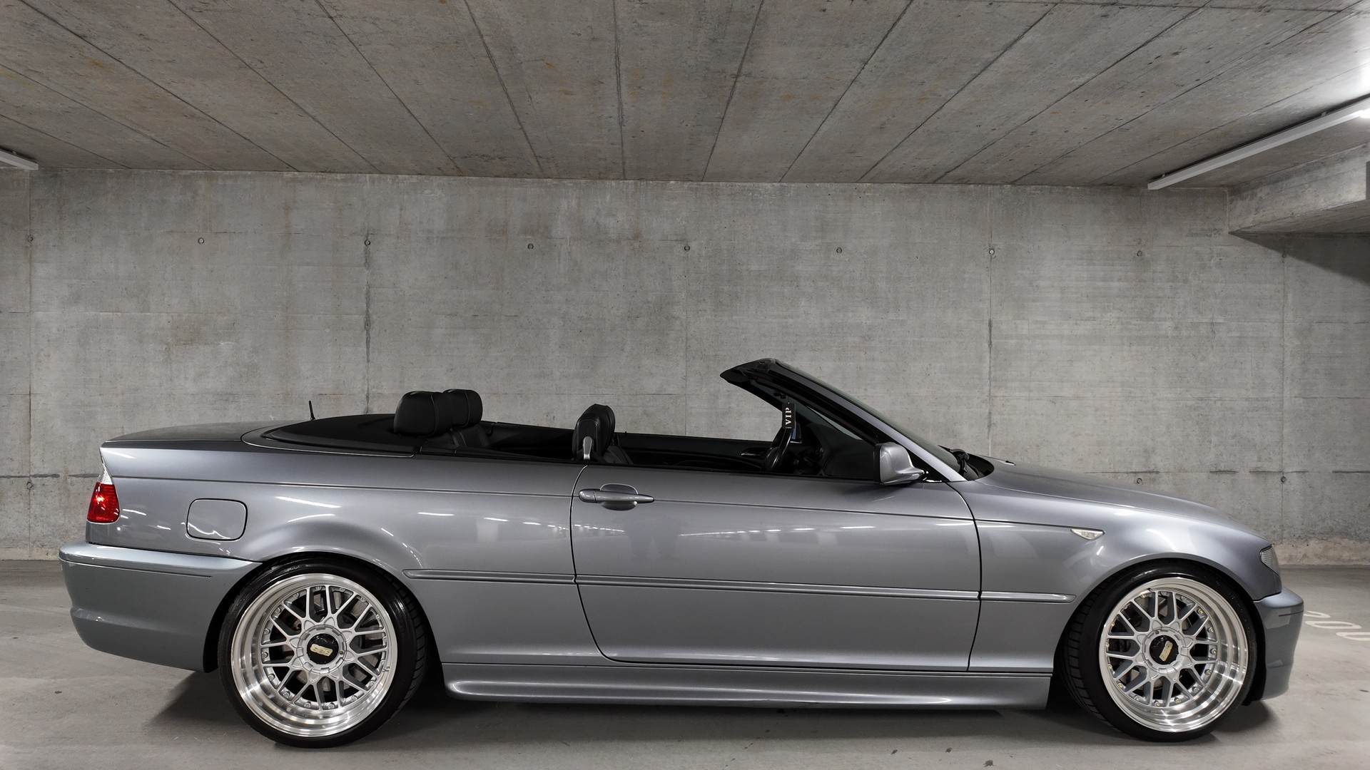 BMW 330Ci Cabriolet-image-3