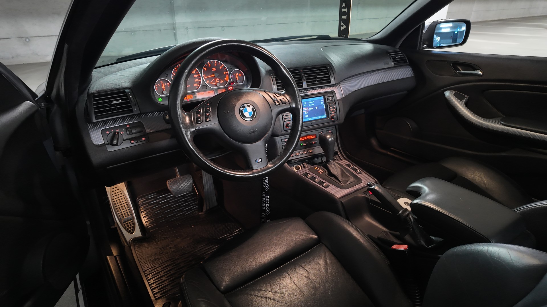 BMW 330Ci Cabriolet-image-8