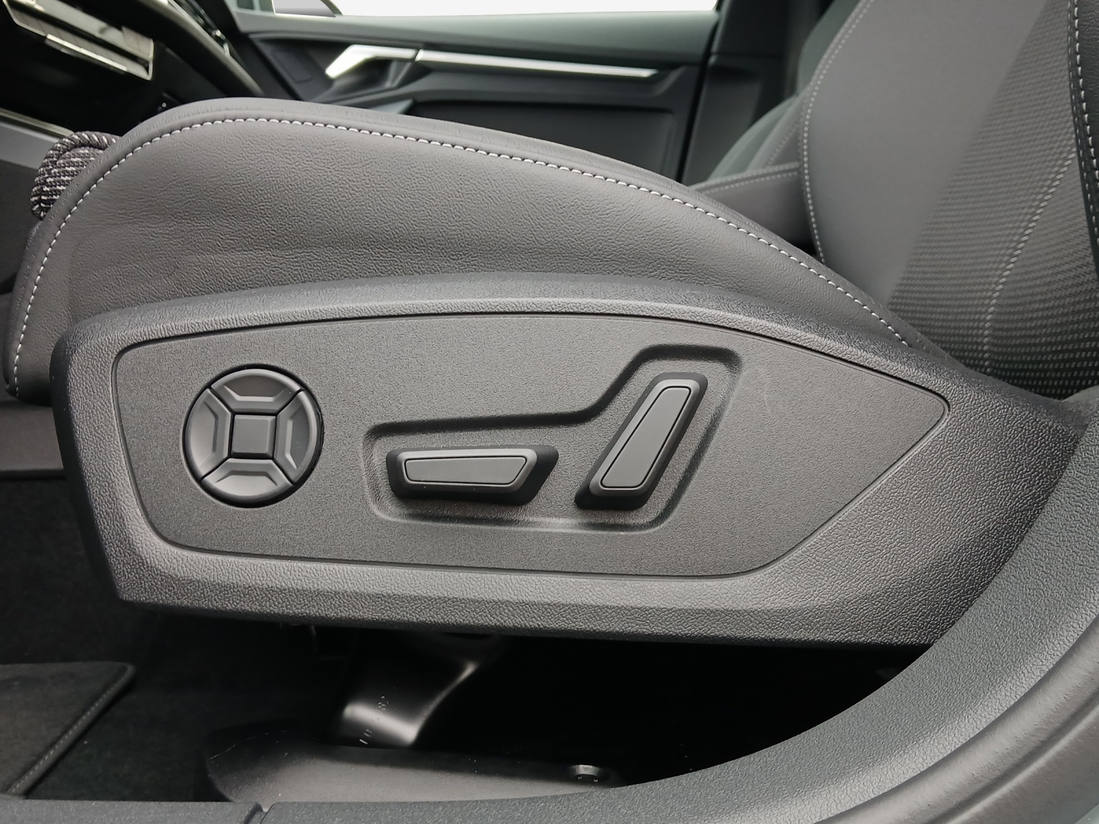 AUDI A3 Sportback TFSI e 150 kW Attraction S-tronic-image-14