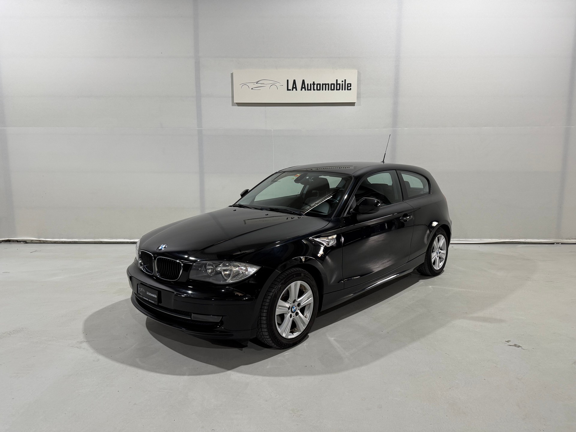 BMW 116i-image-0