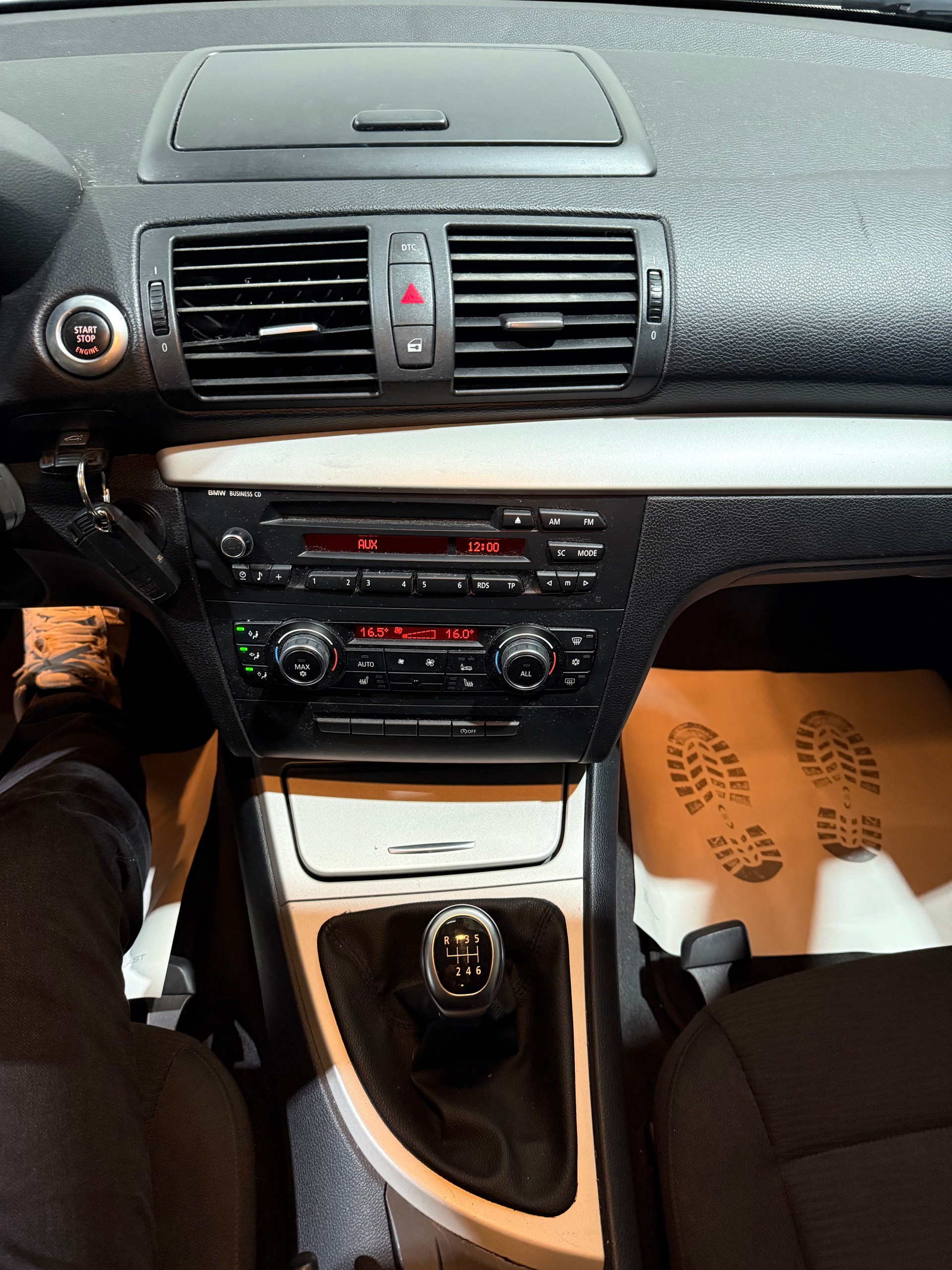 BMW 116i-image-14