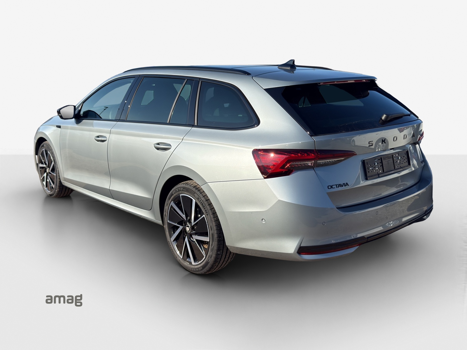 SKODA Octavia Combi 2.0 TSI DSG Sport Line 4x4-image-2