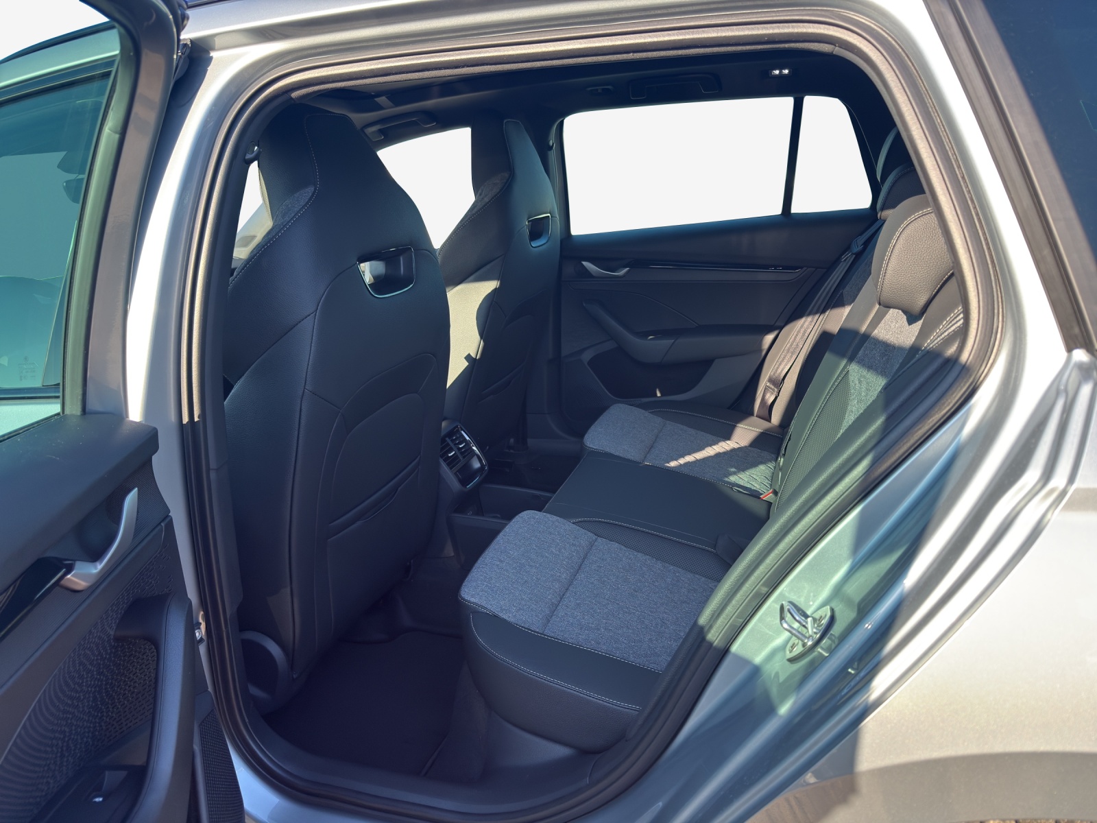 SKODA Octavia Combi 2.0 TSI DSG Sport Line 4x4-image-11