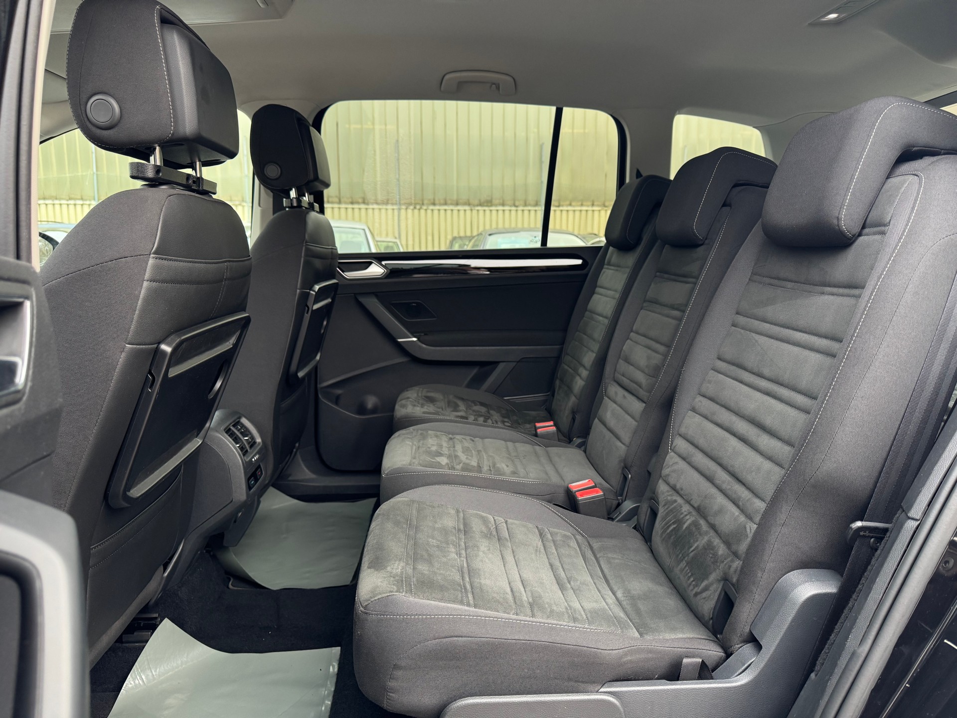 VW Touran 2.0 TDI BlueMotion Technology Highline-image-10