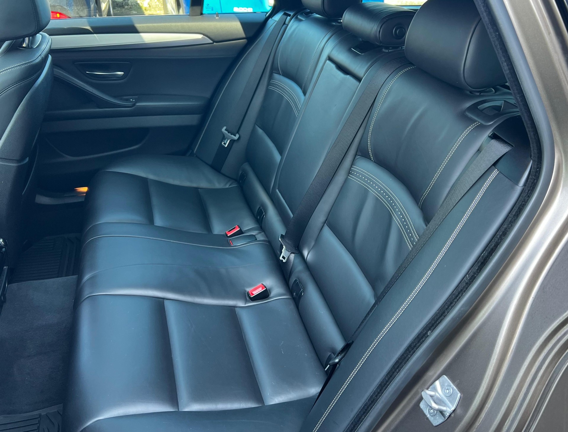 BMW M550d Touring xDrive Steptronic-image-11