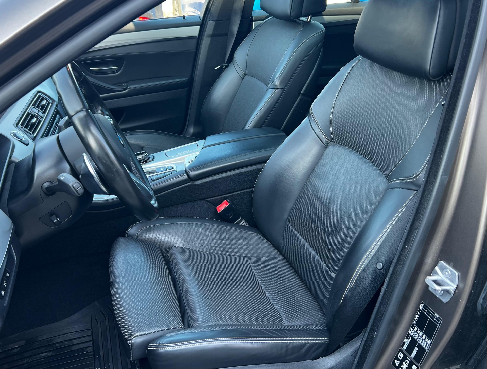 BMW M550d Touring xDrive Steptronic-image-10