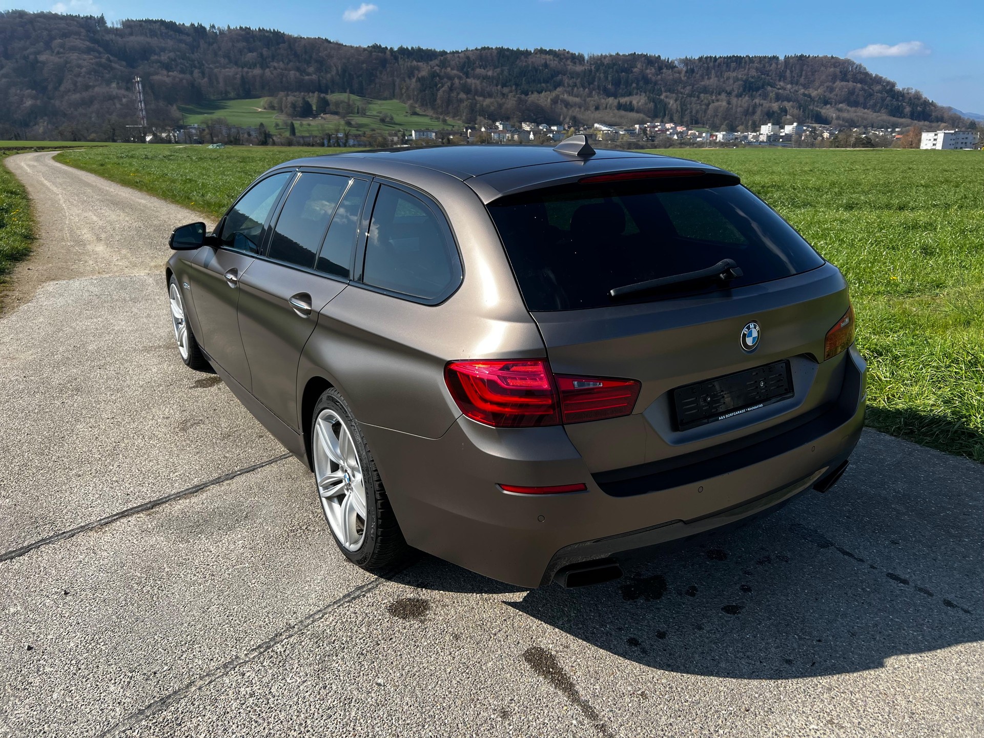 BMW M550d Touring xDrive Steptronic-image-2