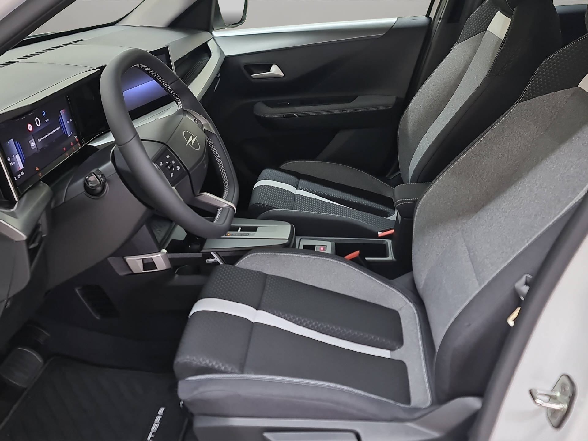 OPEL Frontera 1.2 T HEV 145 GS 7-Plätzer-image-5