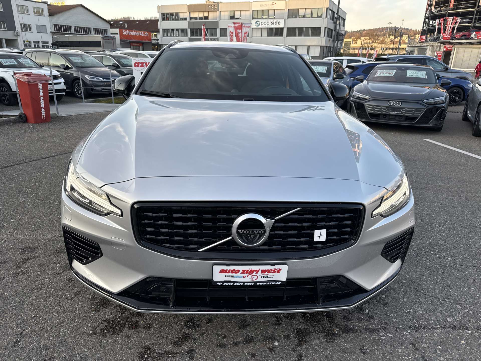VOLVO V60 T8 eAWD Twin-Engine Polestar 405PS Geartronic-Automat-image-13