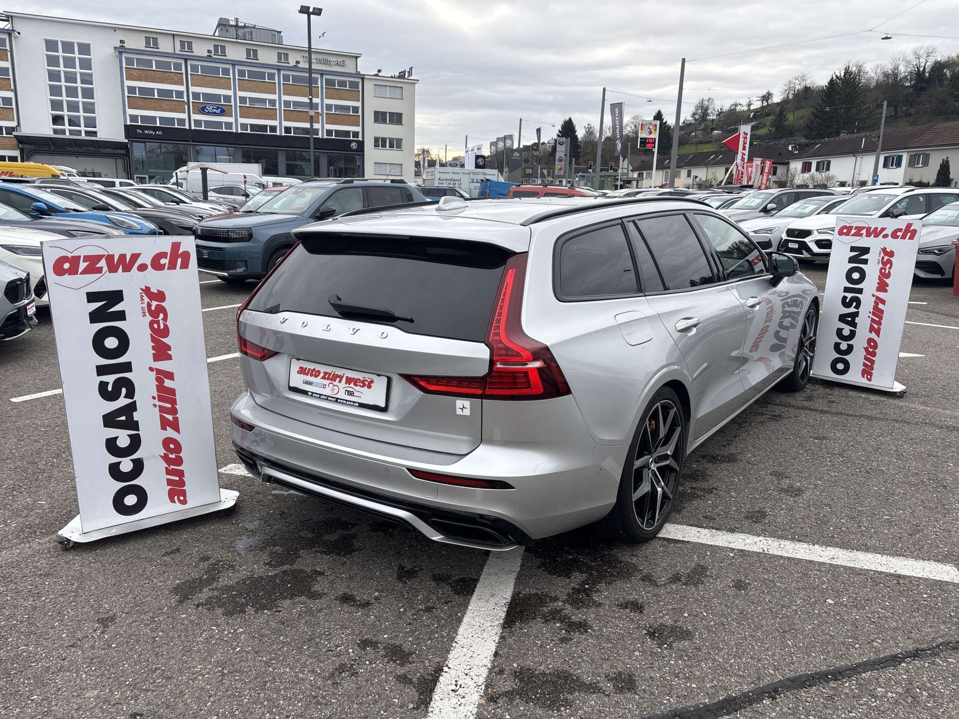 VOLVO V60 T8 eAWD Twin-Engine Polestar 405PS Geartronic-Automat-image-2