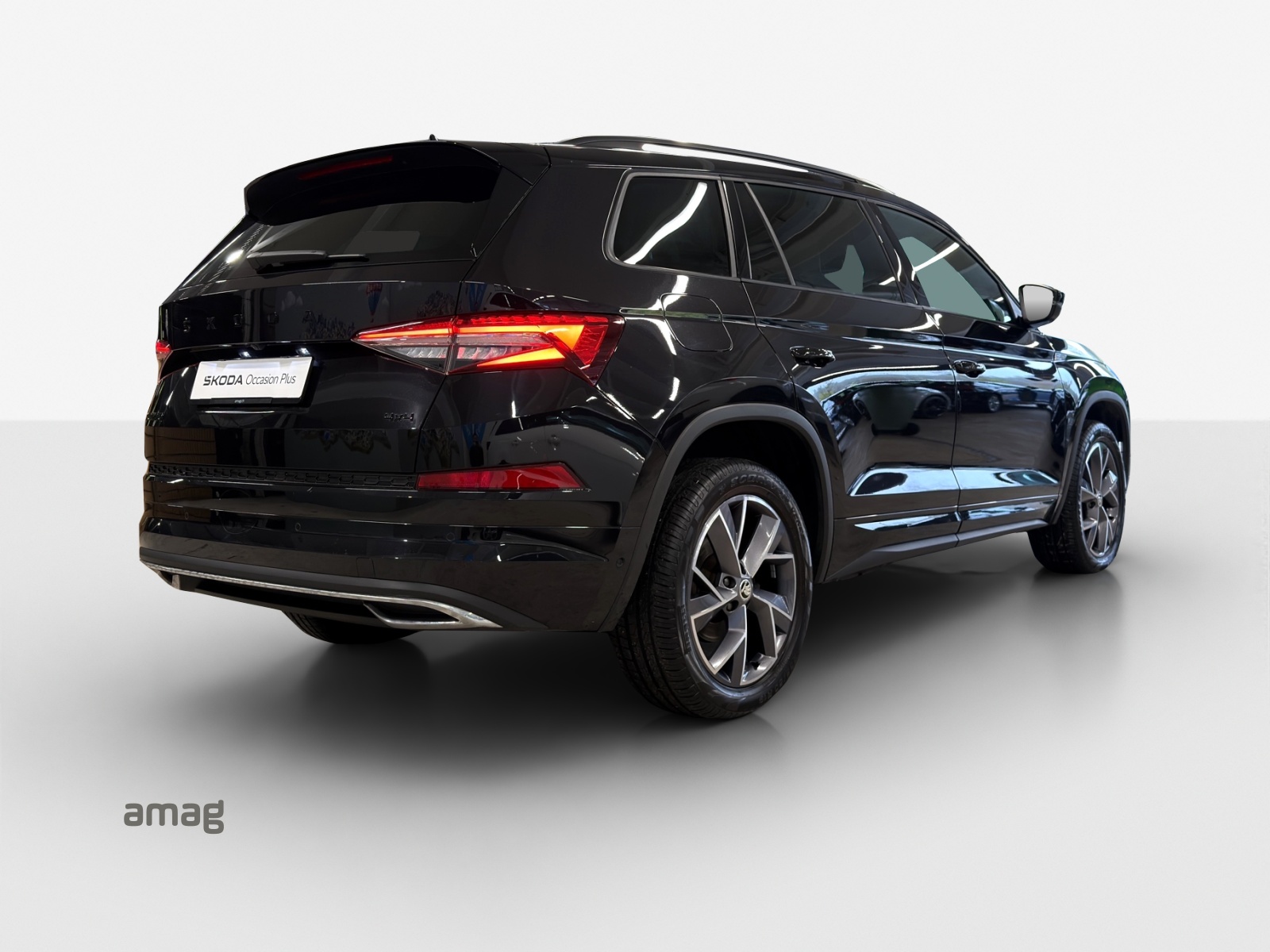 SKODA Kodiaq 2.0 TSI 4x4 SportLine-image-4