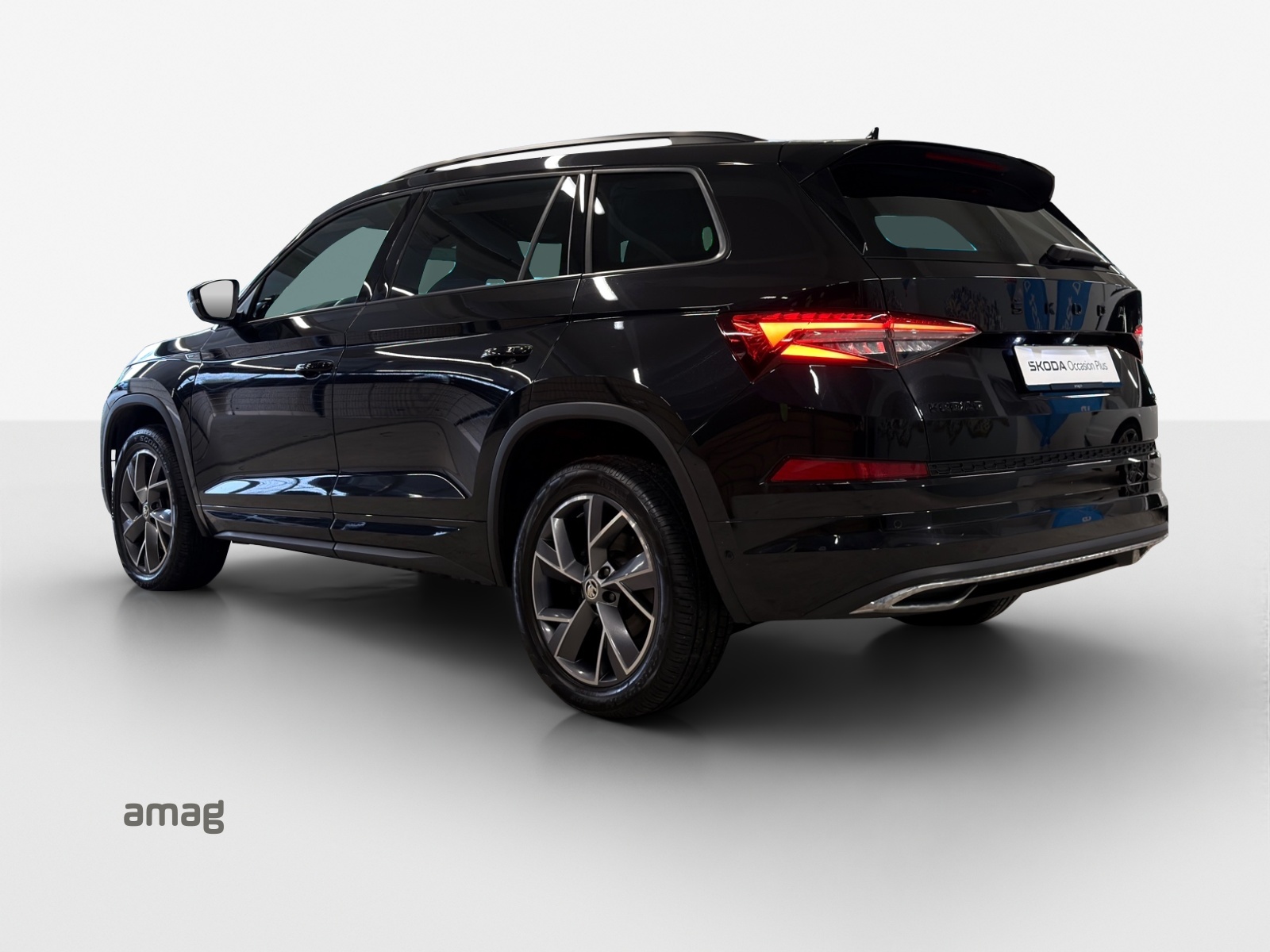 SKODA Kodiaq 2.0 TSI 4x4 SportLine-image-2
