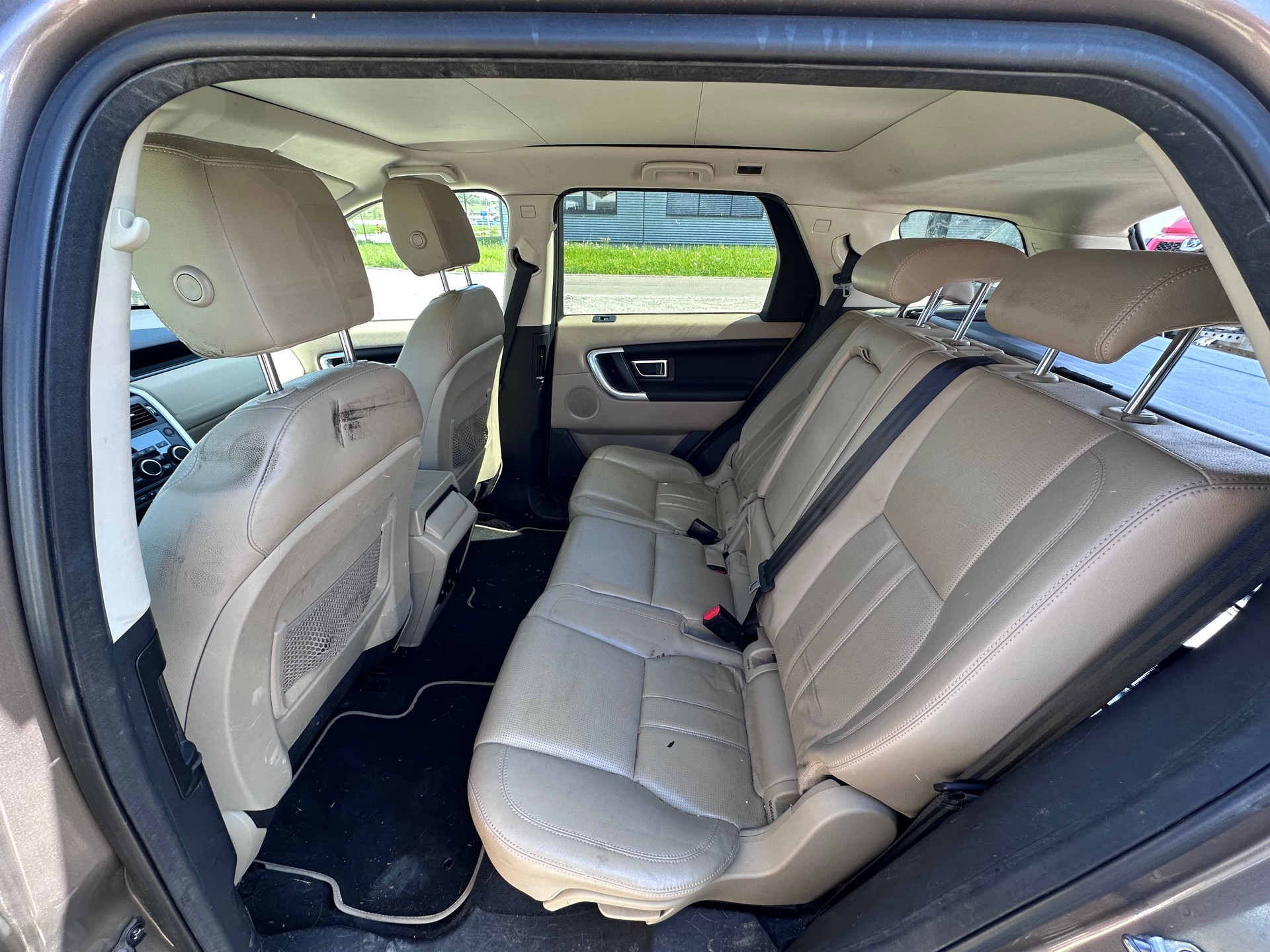LAND ROVER Discovery Sport 2.0 TD4 HSE AT9-image-9