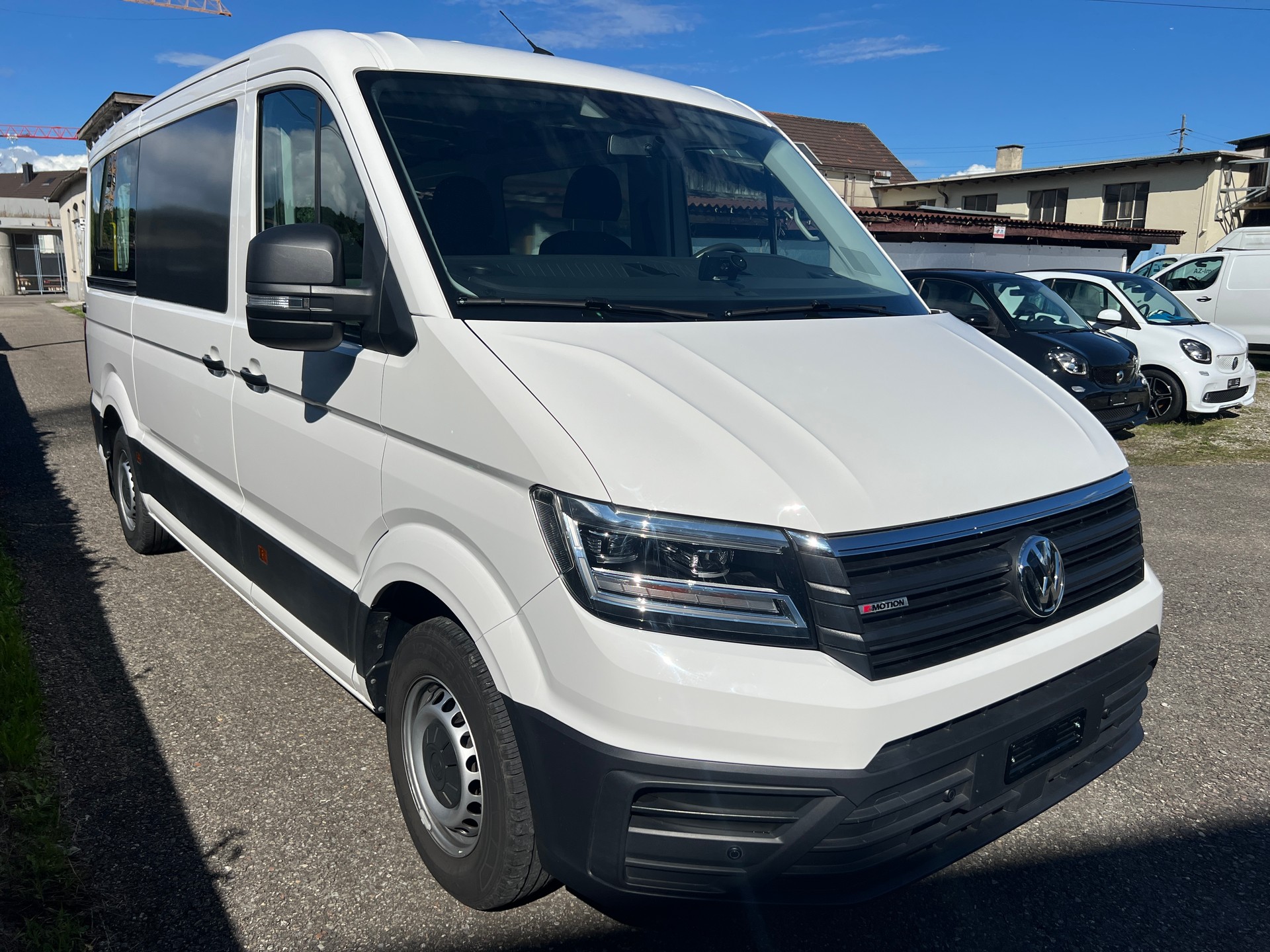 VW Crafter 35 2.0 TDI L3 A-image-1