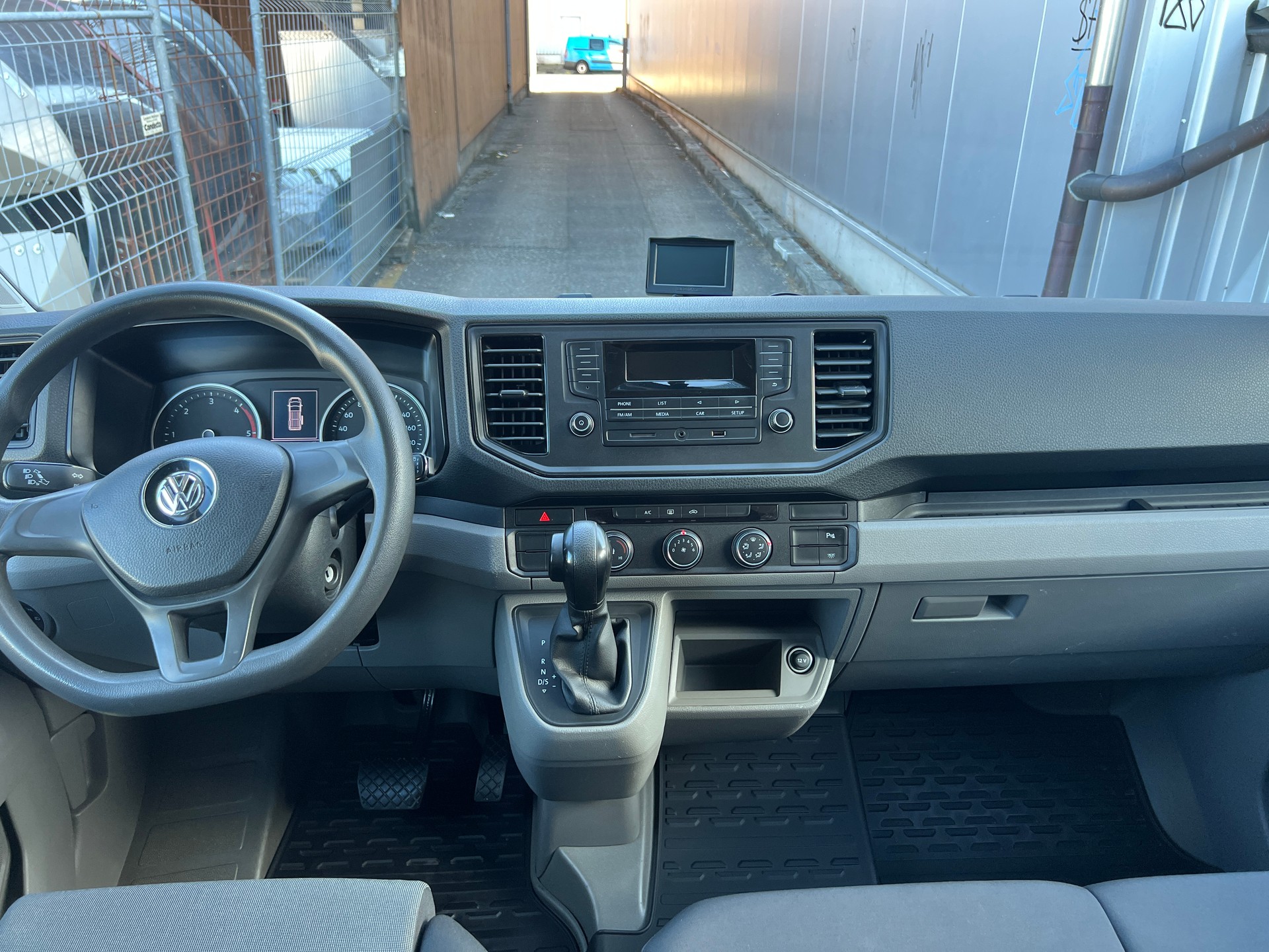 VW Crafter 35 2.0 TDI L3 A-image-7