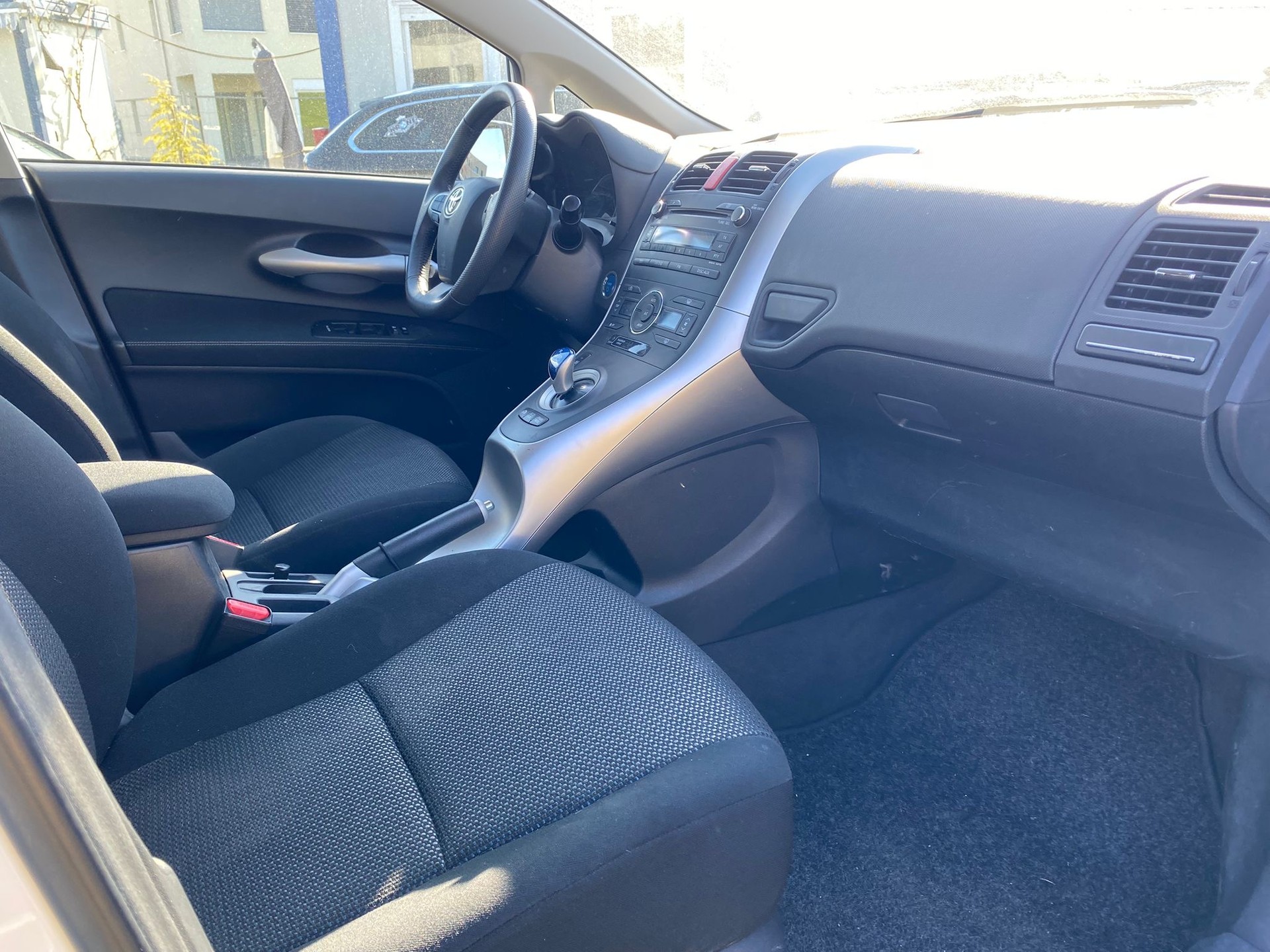 TOYOTA Auris 1.8 16V HSD Linea Luna-image-8