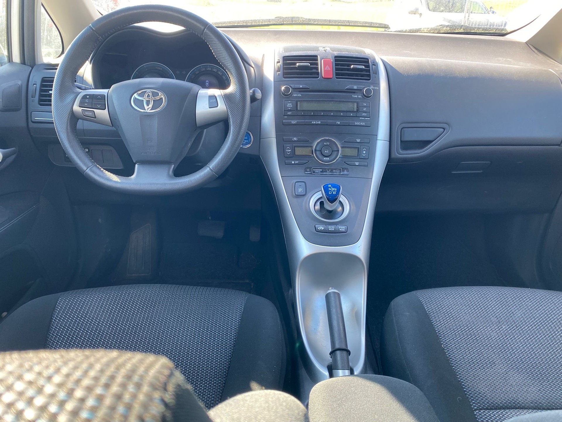 TOYOTA Auris 1.8 16V HSD Linea Luna-image-9