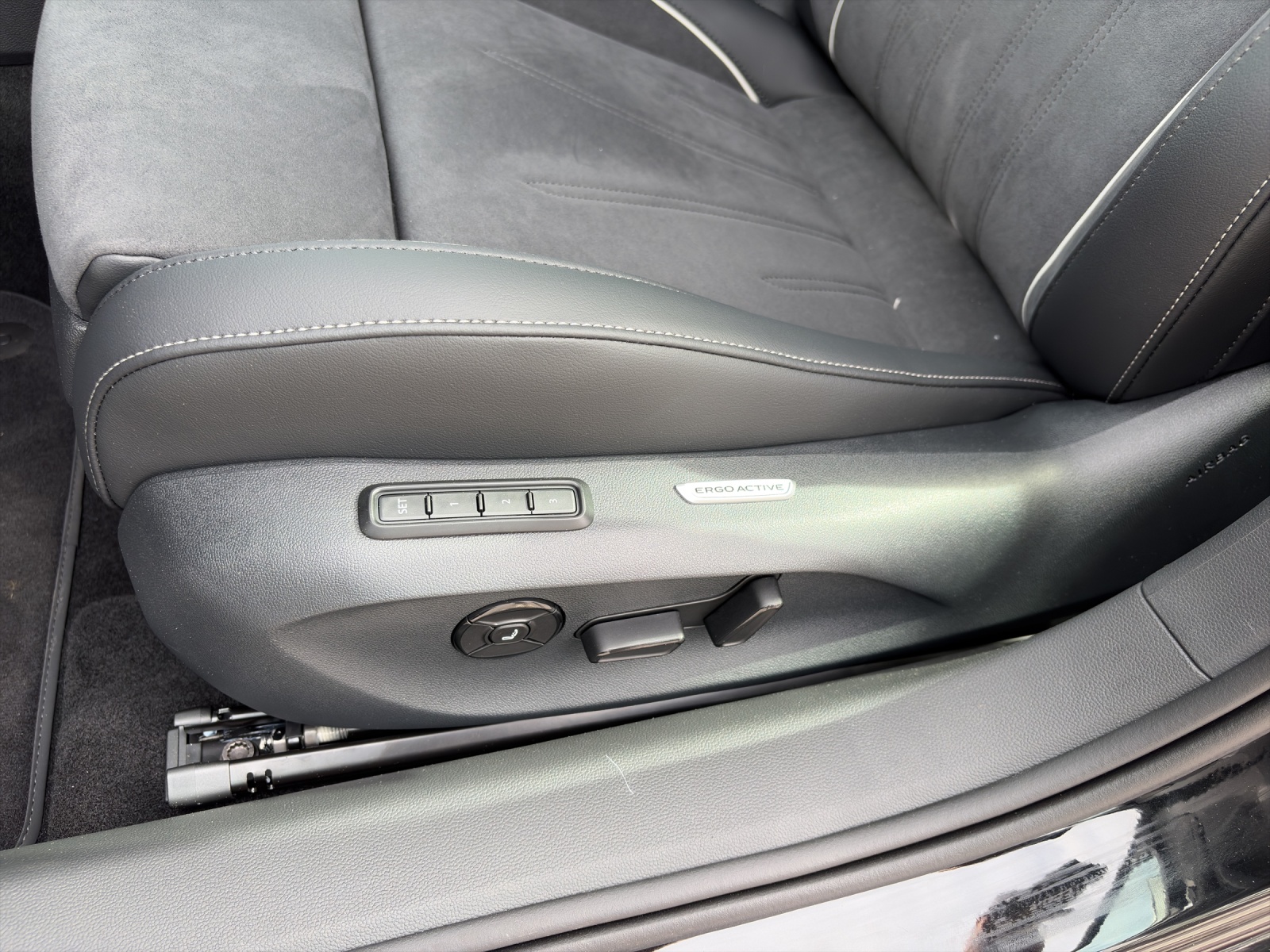 VW Passat Variant 1.5 TSI evo2 Plug-In- Hybrid Business DSG-image-15