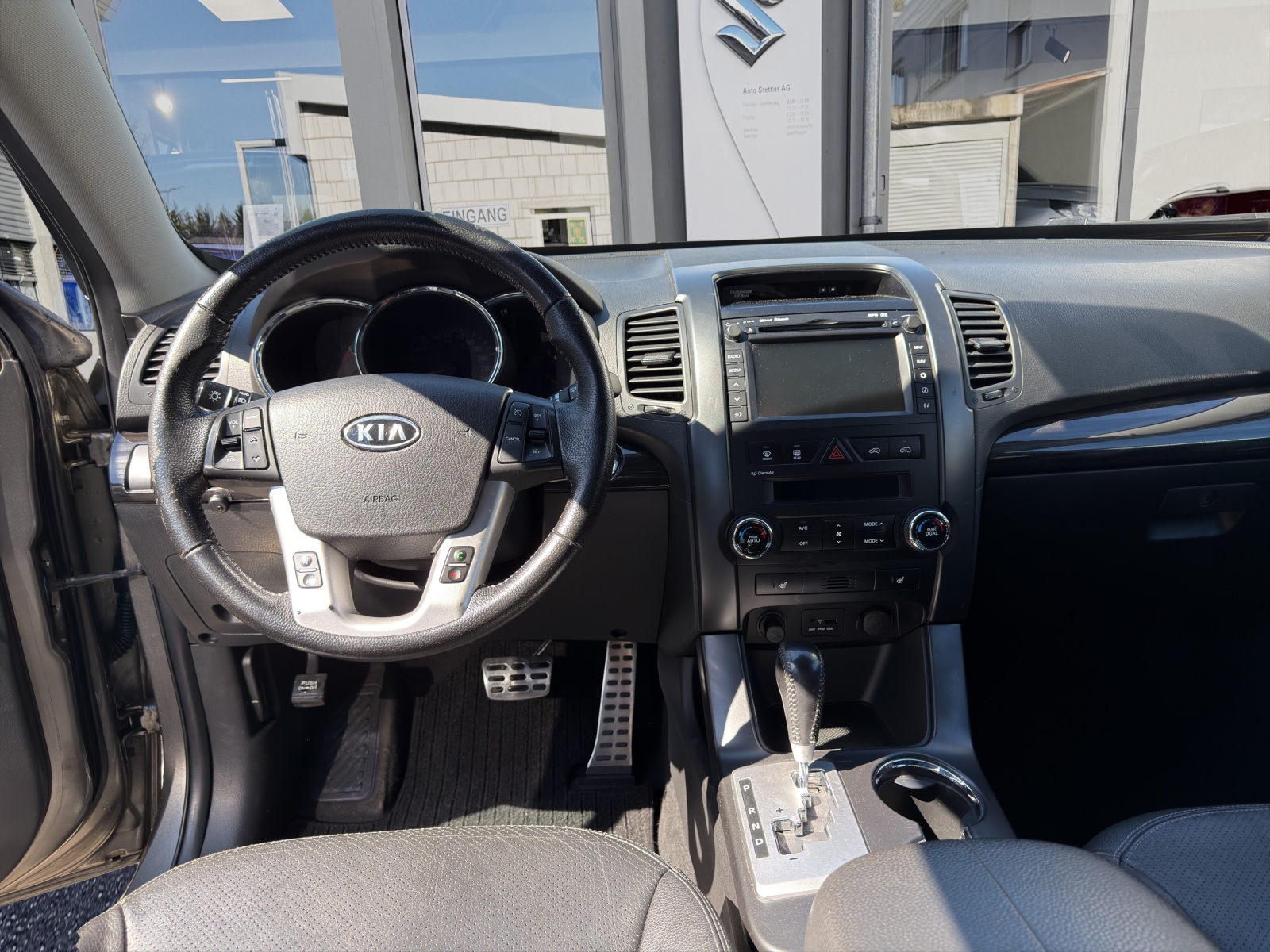 KIA Sorento 2.2 CRDI Style Automatic-image-12