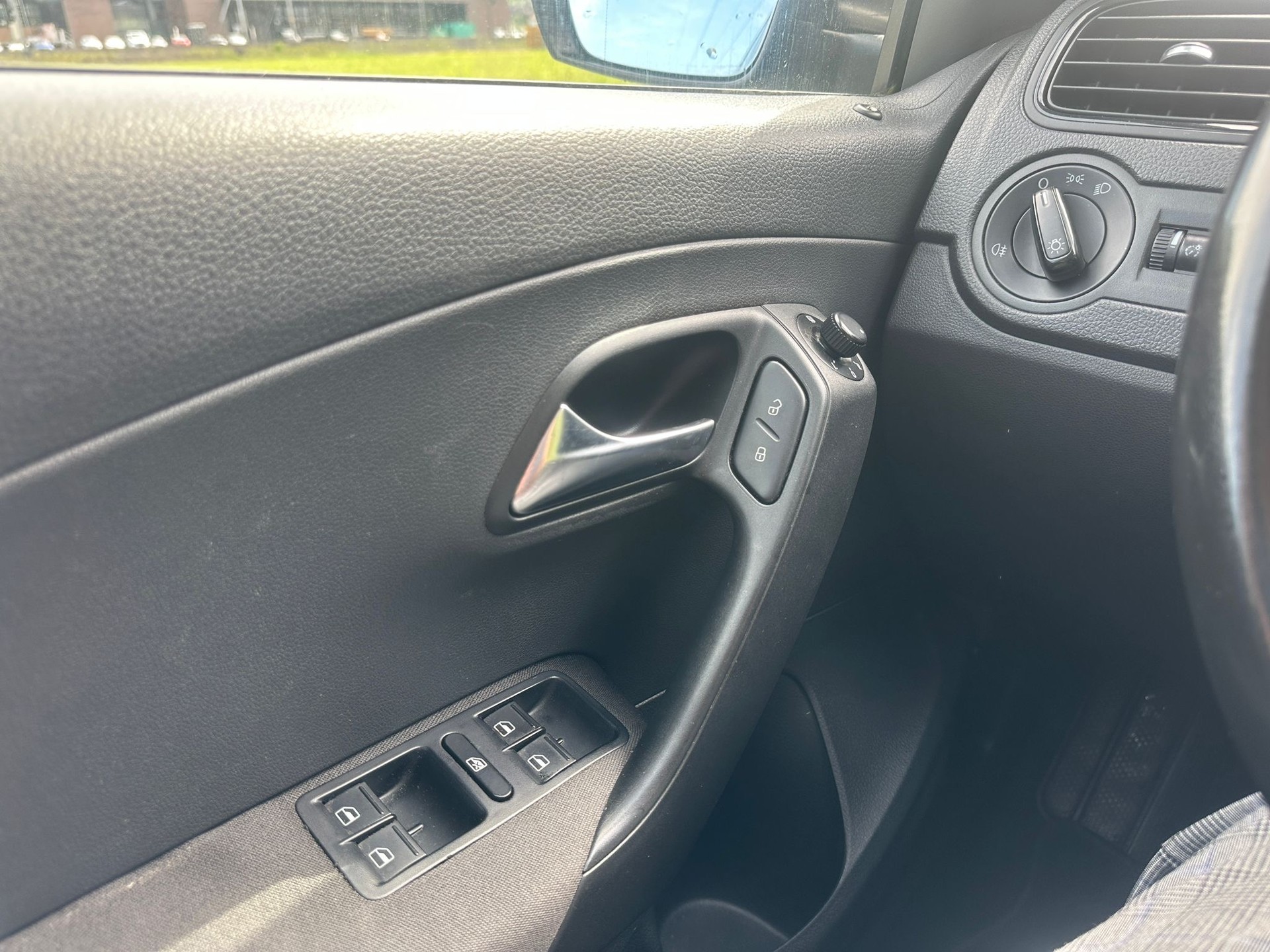 VW POLO-image-11