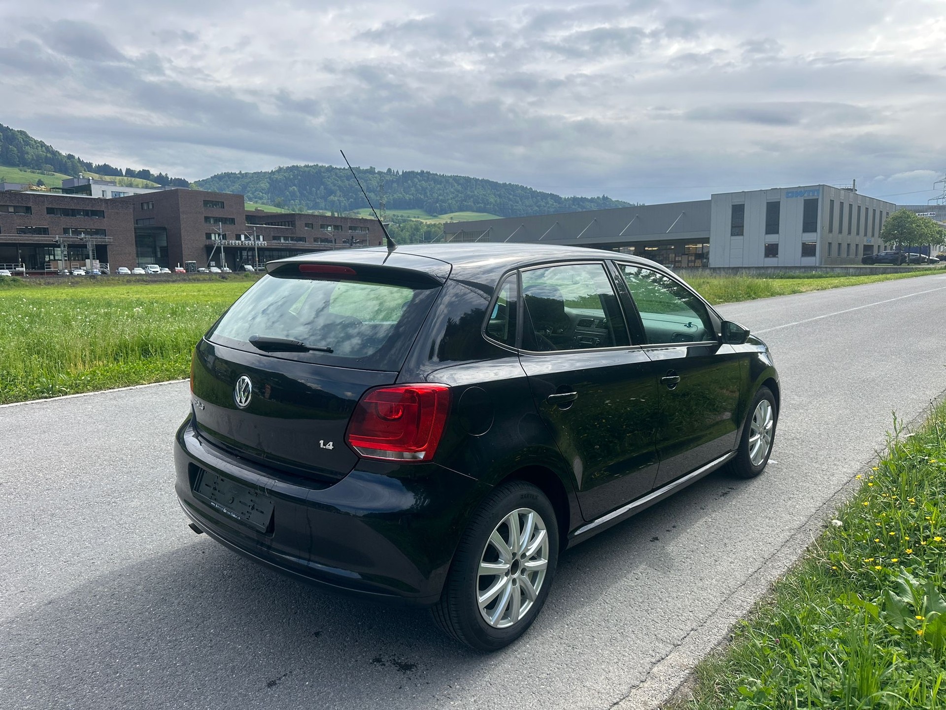 VW POLO-image-4