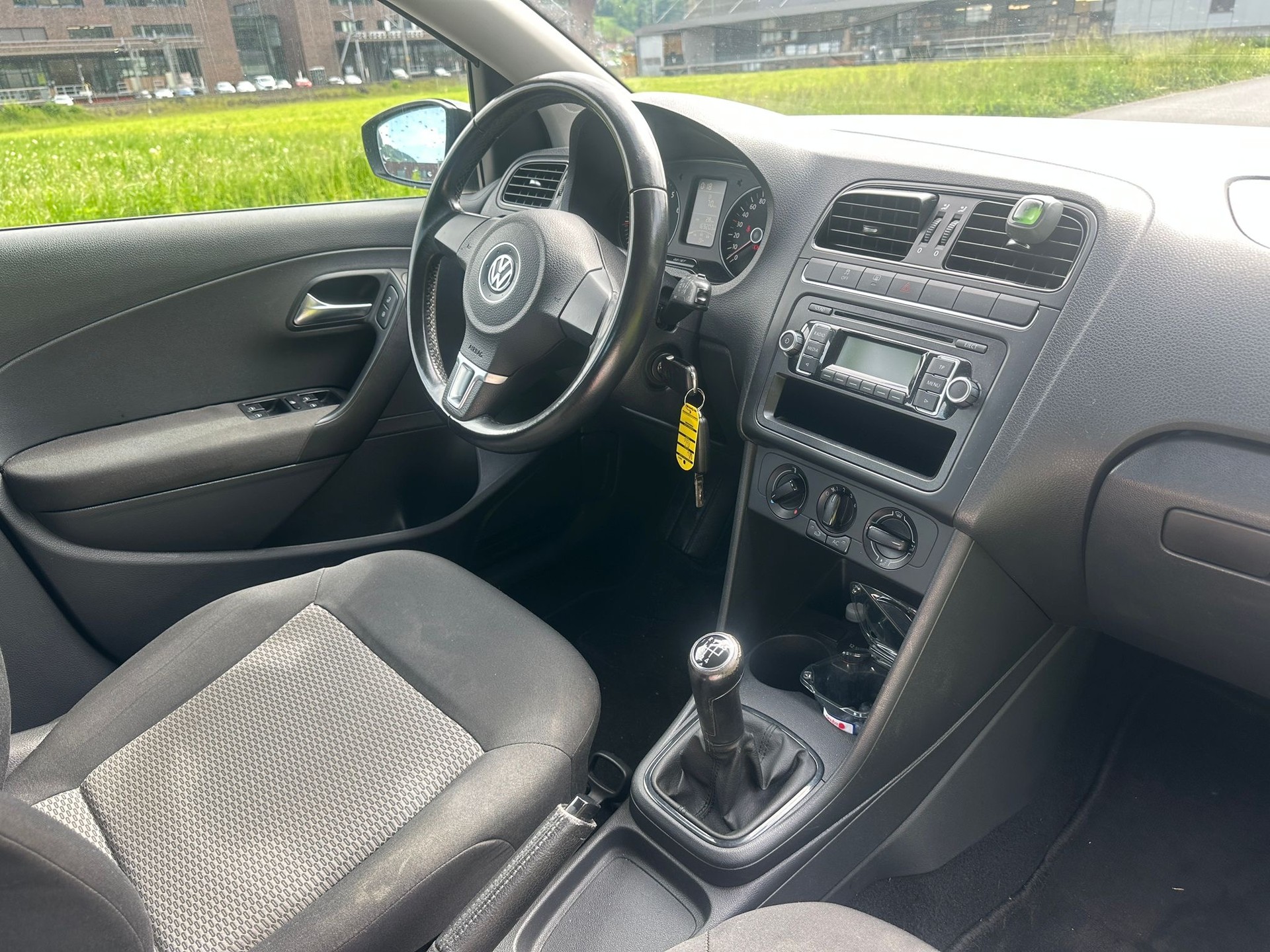 VW POLO-image-8