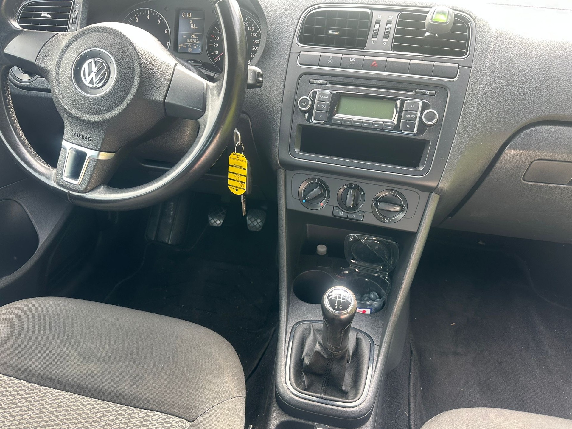 VW POLO-image-7