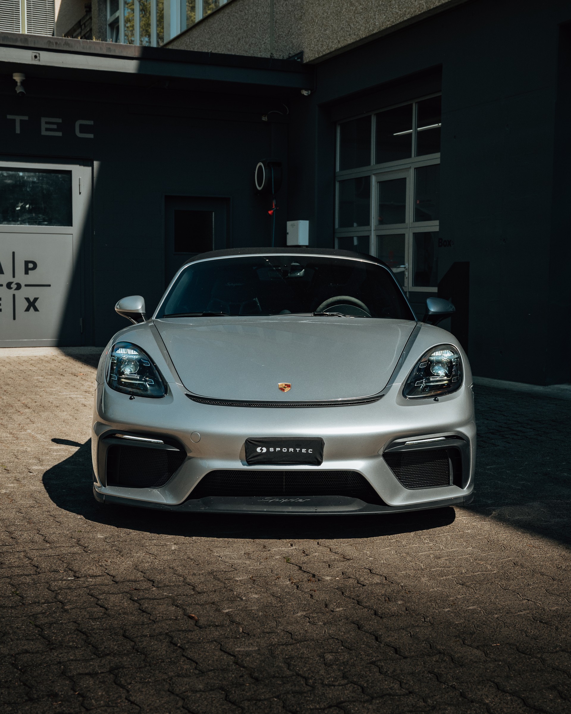 PORSCHE 718 Boxster Spyder-image-1