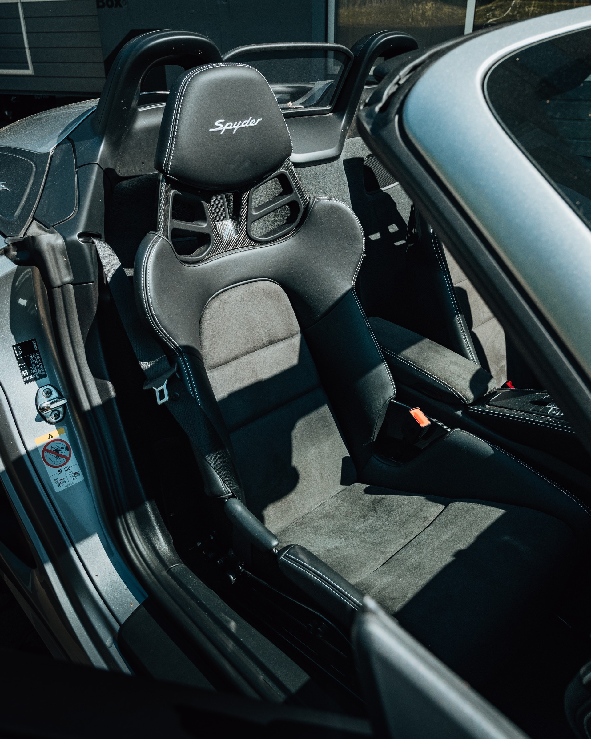 PORSCHE 718 Boxster Spyder-image-10
