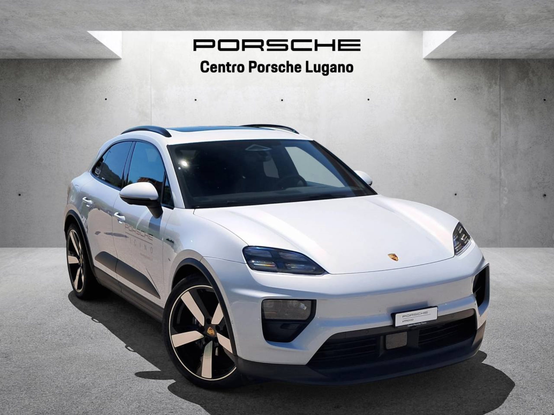 PORSCHE Macan 4 Electric-image-0